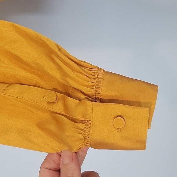 White House Black Market Puff Sleeve Satin Blouse in Liquid Gold size Medium - Picture 6 of 8